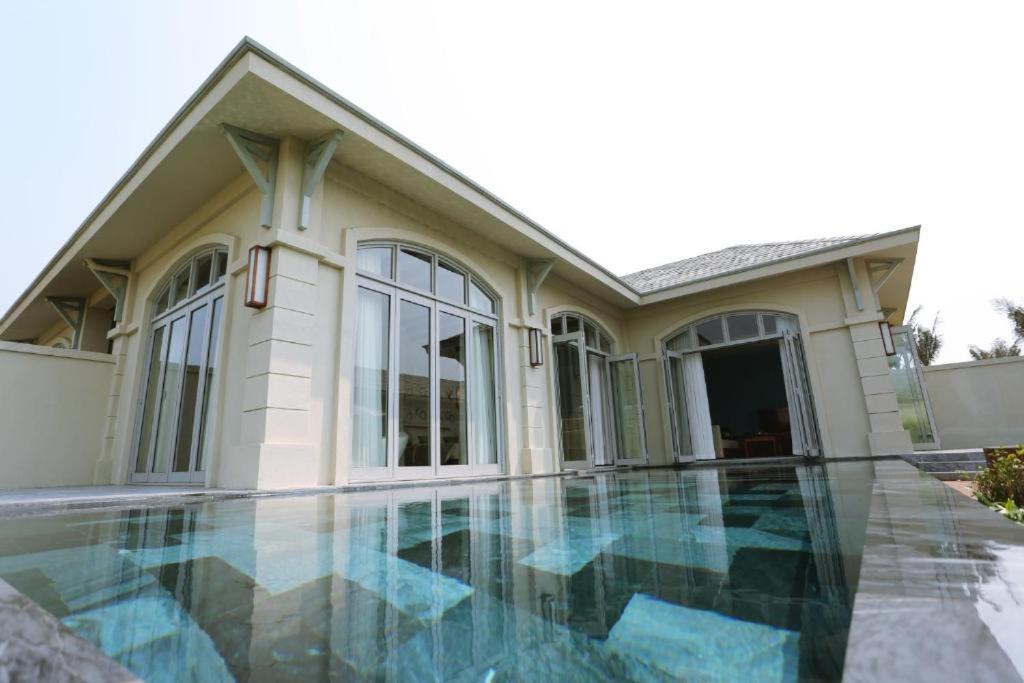 Flc Luxury Hotel Samson Sam Son Esterno foto